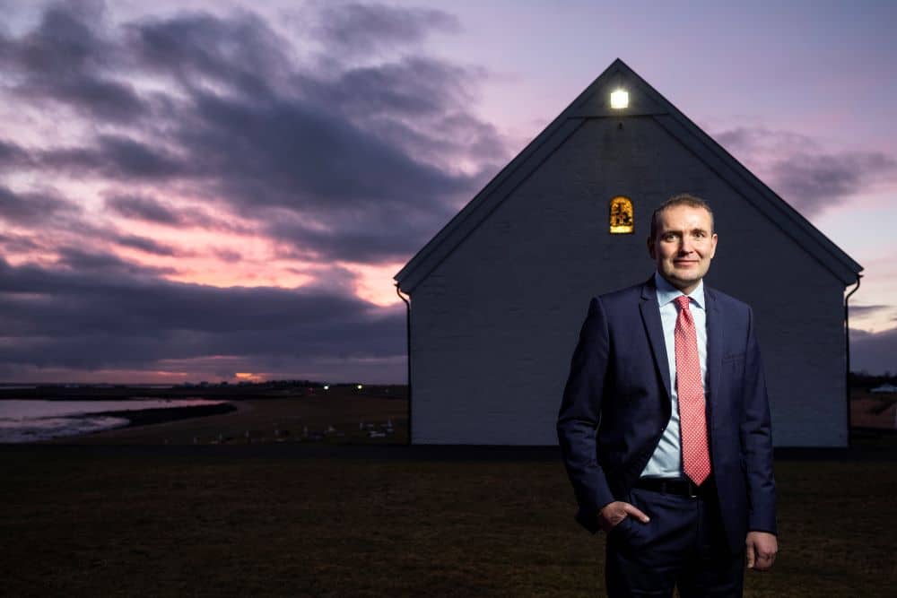 How do I become president of Iceland?